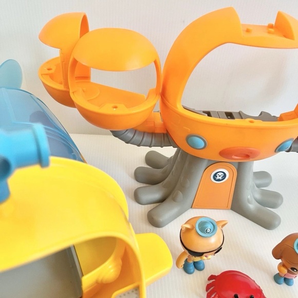 Octonauts Gup S Polar Explore Vehicle Captain Figure + Octopod Incomplete WORKS - Picture 10 of 12